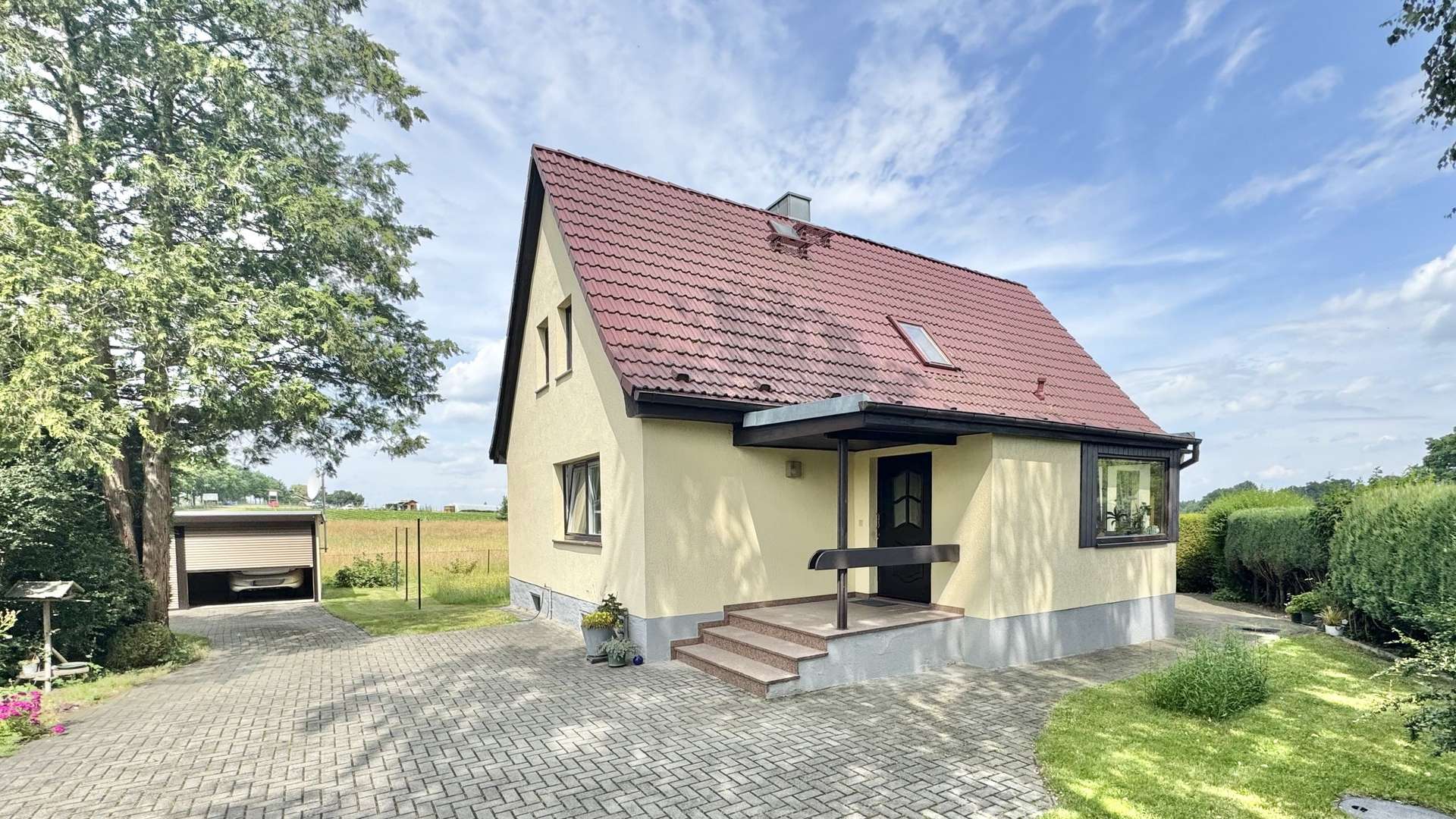 Gebäudeansicht Gebäudeansicht - Einfamilienhaus in 01328 Dresden mit 111m² kaufen