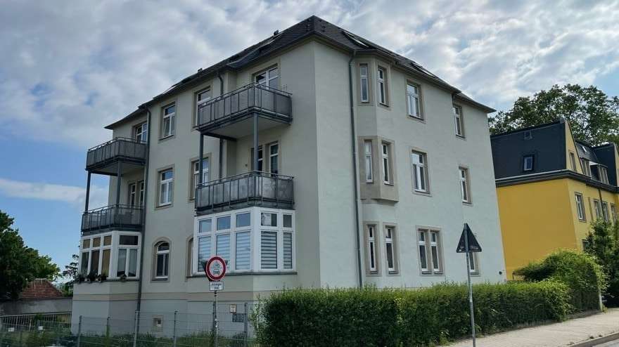 Außenansicht Außenansicht - Dachgeschosswohnung in 01217 Dresden mit 65m² kaufen