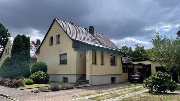 Carport und Garage Carport und Garage - Einfamilienhaus in 02977 Hoyerswerda mit 142m² kaufen