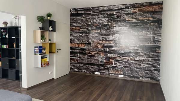 Wohnzimmer - Etagenwohnung in 02977 Hoyerswerda mit 75m² kaufen