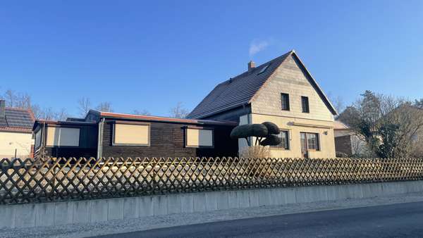 Straßenansicht Straßenansicht - Einfamilienhaus in 02977 Hoyerswerda mit 114m² kaufen