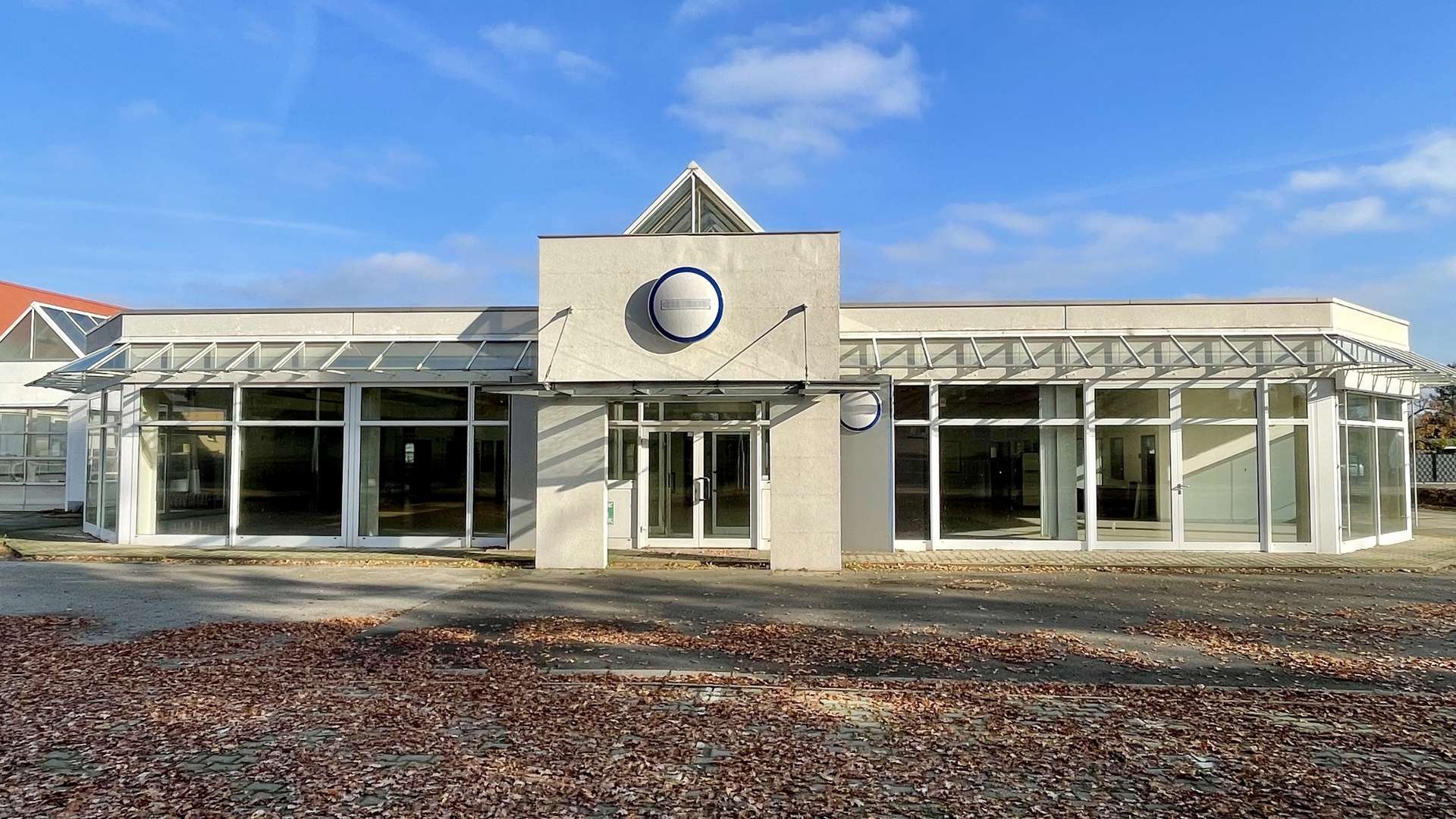 Gebäudeansicht 1 Gebäudeansicht 1 - Service in 02977 Hoyerswerda mit 1769m² kaufen