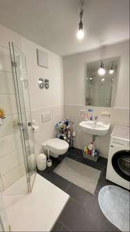 Bad mit Dusche - Etagenwohnung in 01108 Dresden mit 65m² mieten
