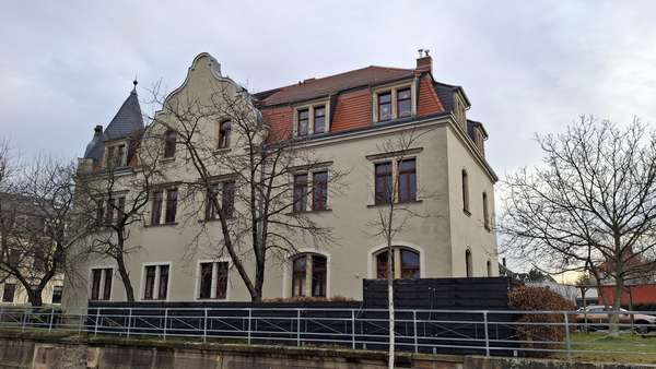 Seitliche Ansicht Seitliche Ansicht - Etagenwohnung in 01257 Dresden mit 80m² kaufen
