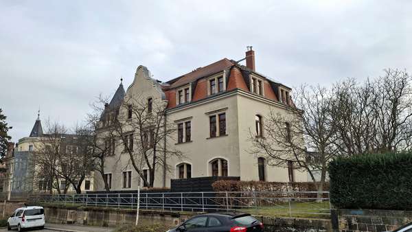 Seitliche Ansicht Seitliche Ansicht - Etagenwohnung in 01257 Dresden mit 80m² kaufen