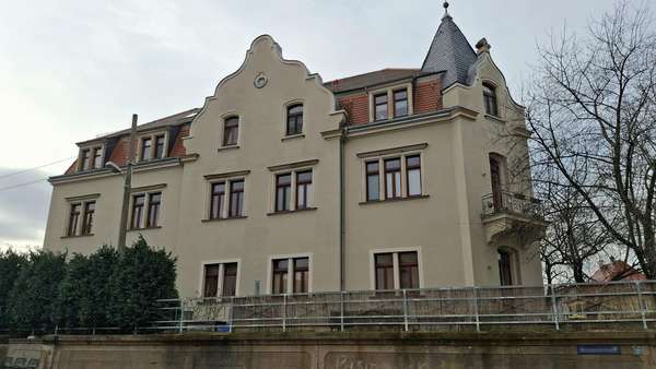 Seitliche Ansicht Seitliche Ansicht - Etagenwohnung in 01257 Dresden mit 80m² kaufen