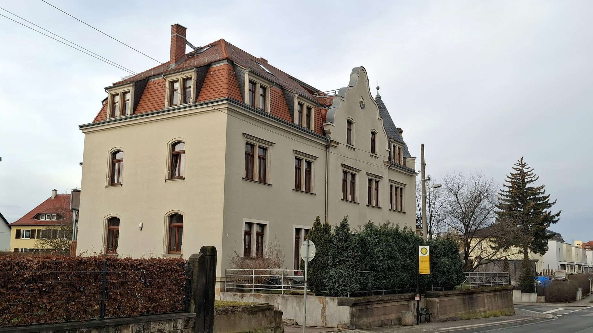 Seitliche Ansicht Seitliche Ansicht - Etagenwohnung in 01257 Dresden mit 80m² kaufen