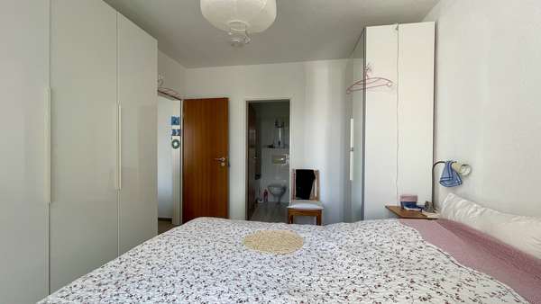 Schlafzimmer - Etagenwohnung in 01307 Dresden mit 53m² kaufen