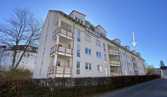 Ansicht von der Straße Ansicht von der Straße - Dachgeschosswohnung in 01796 Pirna mit 46m² als Kapitalanlage kaufen