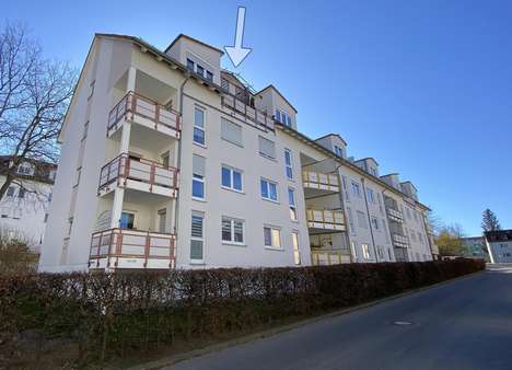 Ansicht mit Balkonen Ansicht mit Balkonen - Dachgeschosswohnung in 01796 Pirna mit 46m² als Kapitalanlage kaufen