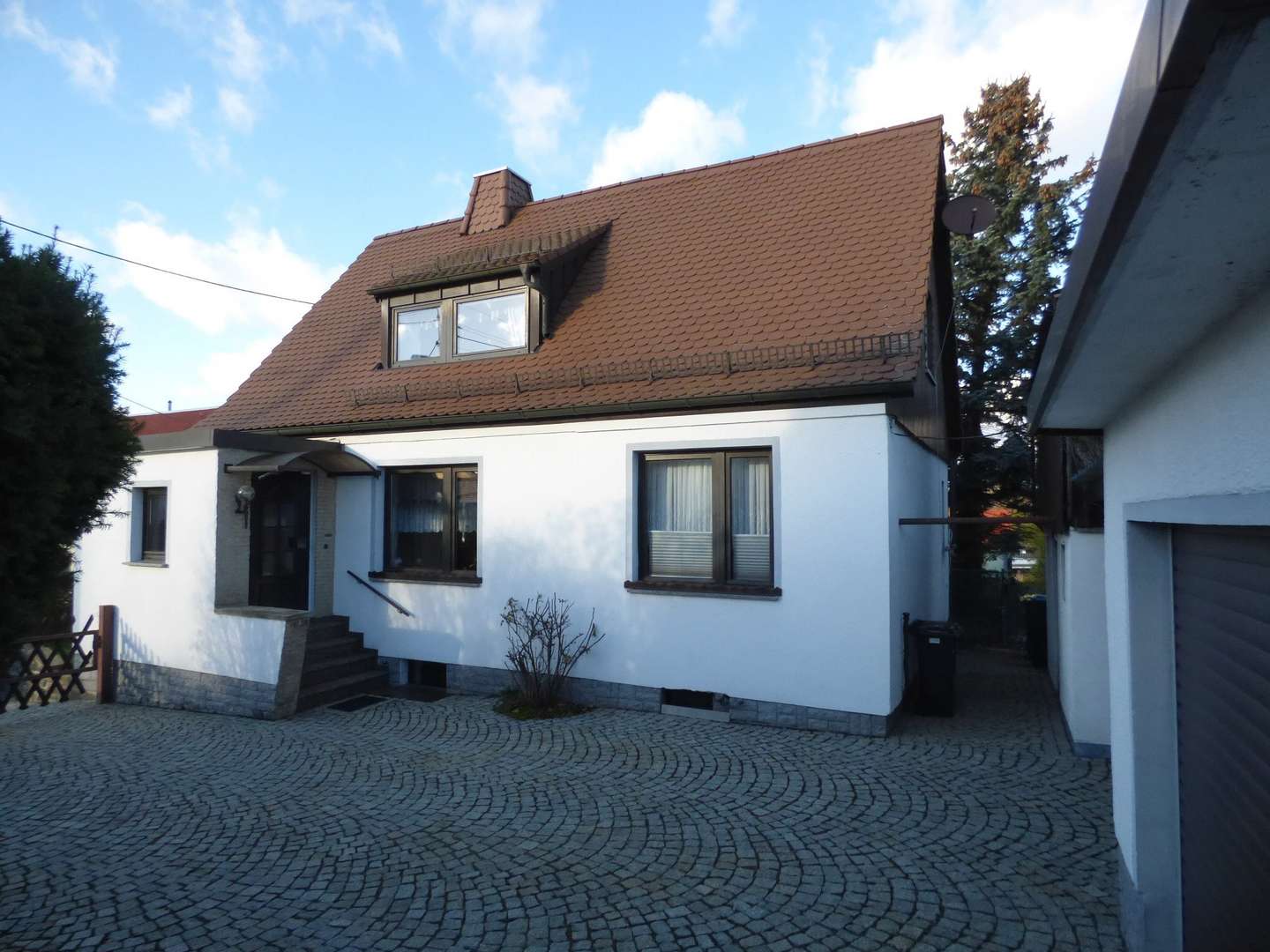 Ansicht Haus - Einfamilienhaus in 01591 Riesa mit 96m² kaufen