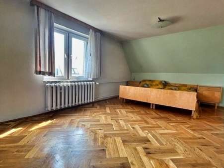 Schlafzimmer - Doppelhaushälfte in 01445 Radebeul mit 134m² kaufen