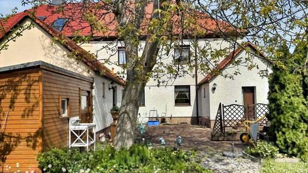 Gartenansicht - Zweifamilienhaus in 01609 Gröditz mit 169m² kaufen