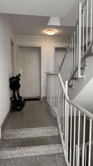 Treppenhaus - Erdgeschosswohnung in 01445 Radebeul mit 59m² kaufen