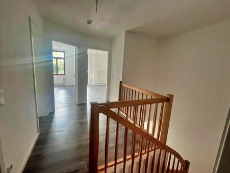 Flur OG - Erdgeschosswohnung in 01796 Dohma mit 85m² mieten