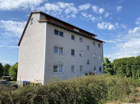Ansicht mit Eingangsbereich - Mehrfamilienhaus in 01683 Nossen mit 398m² als Kapitalanlage kaufen