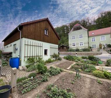 Blick vom Garten zum Haus - Einfamilienhaus in 01665 Diera-Zehren mit 221m² kaufen