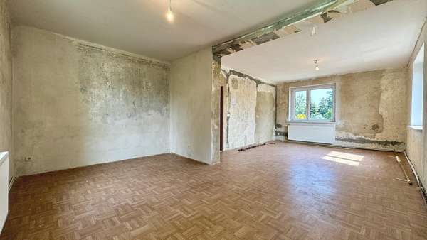 Wohnzimmer - Einfamilienhaus in 02694 Großdubrau mit 220m² kaufen
