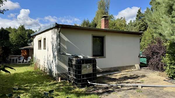 Rückseite vom Bungalow Rückseite vom Bungalow - Grundstück in 02694 Großdubrau mit 641m² kaufen