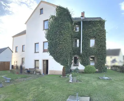 Gasthof mit Hotelzimmern und Wohnung