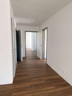 17505811-Wohnung_2_Flur - Erdgeschosswohnung in 04720 Döbeln mit 133m² mieten
