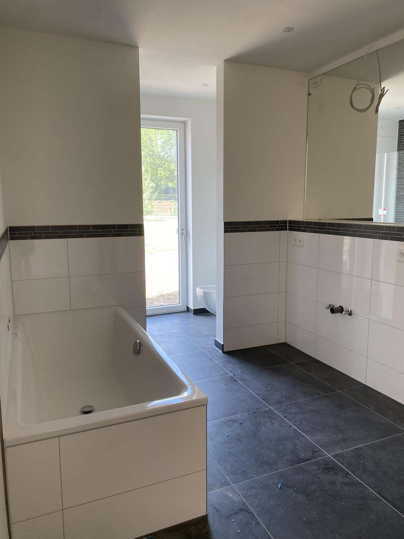 17505831-Wohnung_2_MasterBad - Erdgeschosswohnung in 04720 Döbeln mit 133m² mieten
