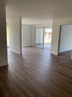 17505841-Wohnung_2_Wohnküche - Erdgeschosswohnung in 04720 Döbeln mit 133m² mieten