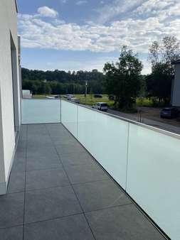 17505871-Wohnung_3_Balkon - Etagenwohnung in 04720 Döbeln mit 100m² mieten