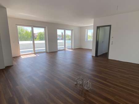 17506491-Wohnung_7_WohnEssbere - Etagenwohnung in 04720 Döbeln mit 150m² mieten