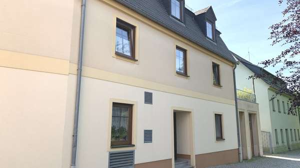 Seitenansicht - Mehrfamilienhaus in 04746 Hartha mit 126m² kaufen