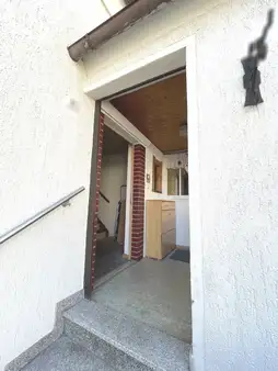 Doppelhaushälfte mit Garage und 2 Bädern
