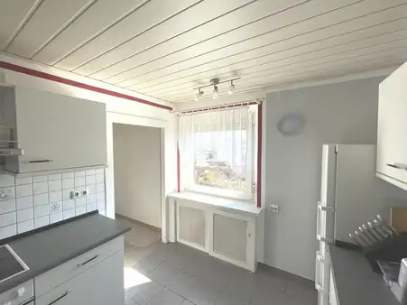 Doppelhaushälfte mit Garage und 2 Bädern