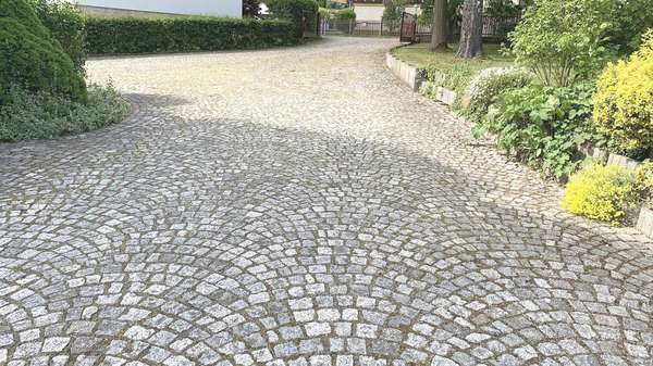 Einfahrtsbereich - Produktion in 04741 Roßwein mit 79m² kaufen