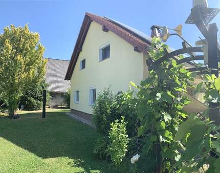 Gartenansicht Gartenansicht - Einfamilienhaus in 04703 Leisnig mit 124m² kaufen
