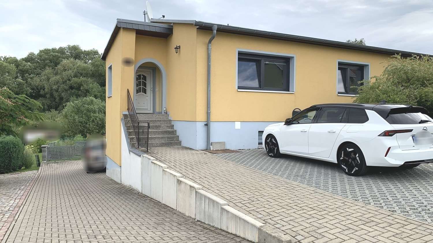 Straßenansicht - Doppelhaushälfte in 04720 Döbeln mit 100m² kaufen