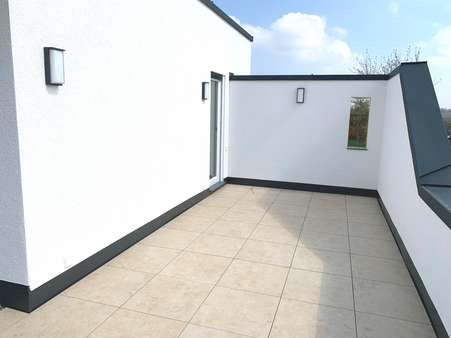 Dachterrasse OG - Doppelhaushälfte in 04720 Döbeln mit 127m² mieten