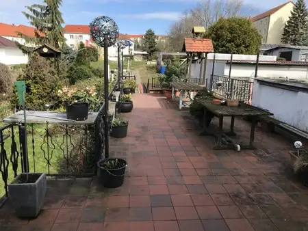 Reihenhaus mit Wintergarten u. Garage