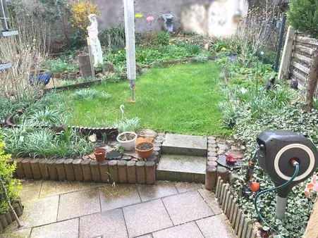 Saniertes ZFH mit Terrasse, Balkonen u. 