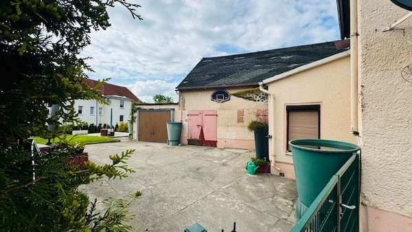 Hof - Einfamilienhaus in 04552 Borna mit 138m² kaufen