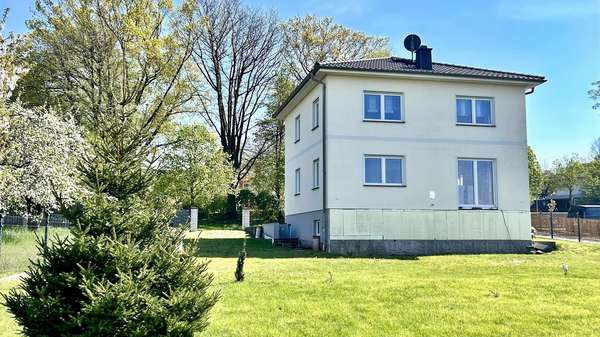 gepflegter Außenbereich - Einfamilienhaus in 09212 Limbach-Oberfrohna mit 164m² kaufen