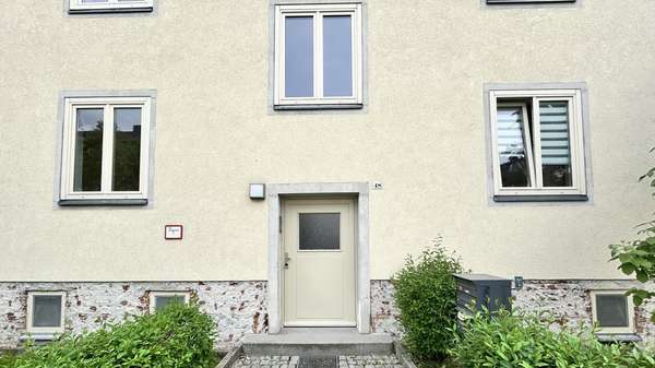 Hauseingang Hauseingang - Appartement in 09130 Chemnitz mit 52m² kaufen