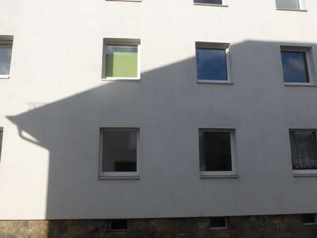 Ansicht der WE EG mit 2 Fenstern Ansicht der WE EG mit 2 Fenstern - Zwangsversteigerung Erdgeschosswohnung in 08393 Meerane mit 49m² kaufen