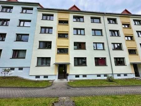 Hausansicht Rückseite - Erdgeschosswohnung in 09126 Chemnitz mit 59m² als Kapitalanlage kaufen