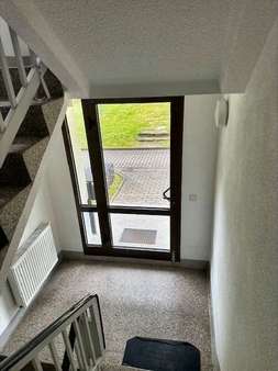 Hauseingang - Erdgeschosswohnung in 09126 Chemnitz mit 59m² als Kapitalanlage kaufen