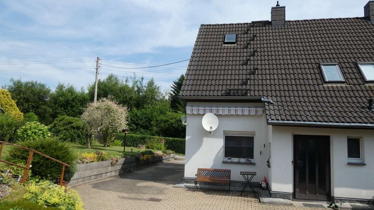 Hausansicht Gartenseite - Doppelhaushälfte in 09337 Hohenstein-Ernstthal mit 70m² kaufen