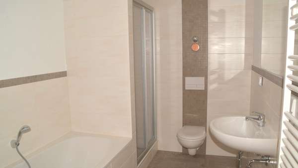 Badezimmer EG-OG - Mehrfamilienhaus in 08060 Zwickau mit 541m² kaufen
