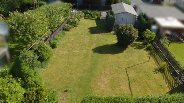 Blick in den Garten Blick in den Garten - Doppelhaushälfte in 08371 Glauchau mit 108m² kaufen