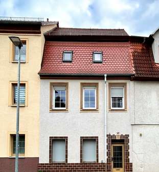 Außenansicht Fassade Außenansicht Fassade - Reihenmittelhaus in 09669 Frankenberg mit 108m² kaufen