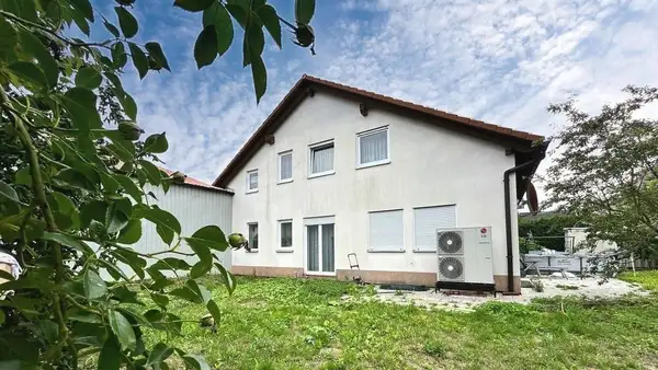 Nicht nur ein Wohnhaus - Halle inklusive