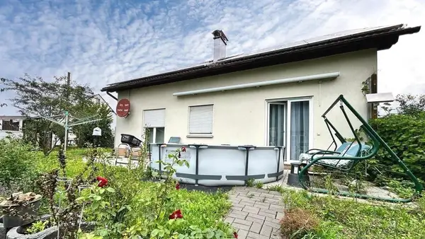Nicht nur ein Wohnhaus - Halle inklusive